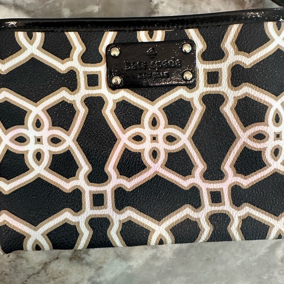 2 PIECES stunning Kate Spade ♠️ tote and mini - Picture 3 of 8